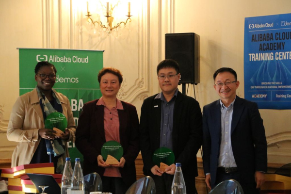 รศ.ดร.พิชญา ตัณฑัยย์ หัวหน้าสาขาวิชาวิศวกรรมคอมพิวเตอร์ คณะวิศวกรรมศาสตร์ เข้าร่วมงาน Alibaba Cloud Summit 2024 และ Viva Tech 2024 ที่เมืองปารีส ประเทศฝรั่งเศส