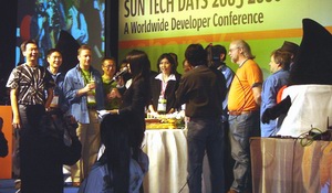 [cake group PIC]