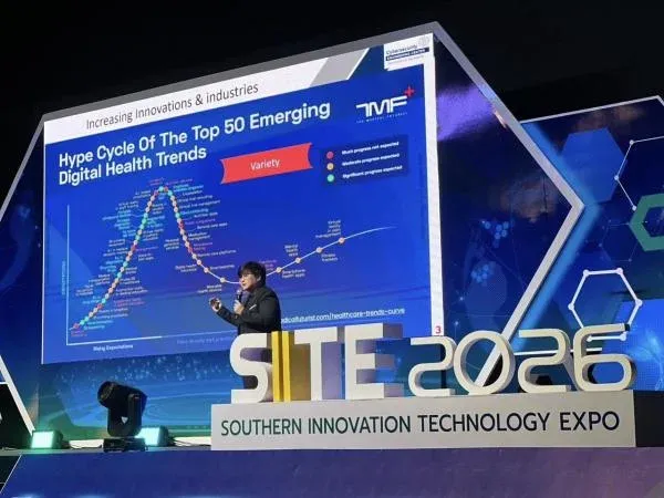 รองศาสตราจารย์ ดร.แสงสุรีย์ วสุพงศ์อัยยะ เป็นวิทยากรบรรยาย Highlight Talk หัวข้อ Cybersecurity in the Era of AI and Digital Healthcare ในงาน SITE 2026