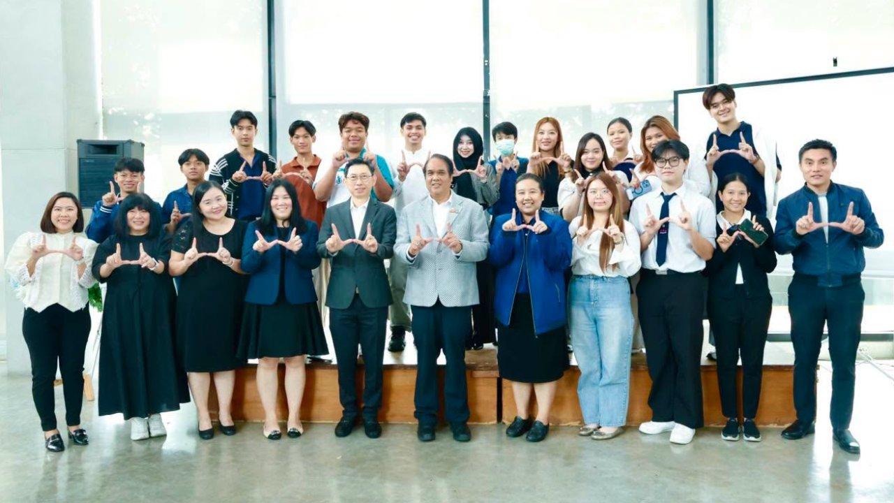 ภาพปกของ: นางสาวพิชชาภัทร์ แซ่หลี ผ่านเข้ารอบ 16 คน สุดท้าย ในโครงการ “Future Connect Youth Forum 2026”